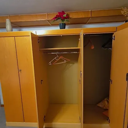 Einzelzimmer Wohnkeller In Alstaden Fuer 3 Personen Ohne Kueche, Gefrierschrank Und Mikrowelle Vorhanden!! شقة أوبيرهاوزين