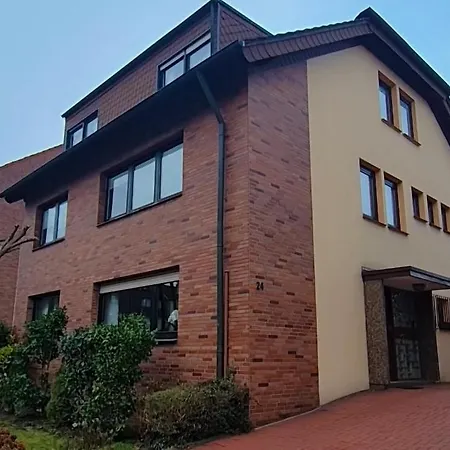 Einzelzimmer Wohnkeller In Alstaden Fuer 3 Personen Ohne Kueche, Gefrierschrank Und Mikrowelle Vorhanden!! شقة أوبيرهاوزين