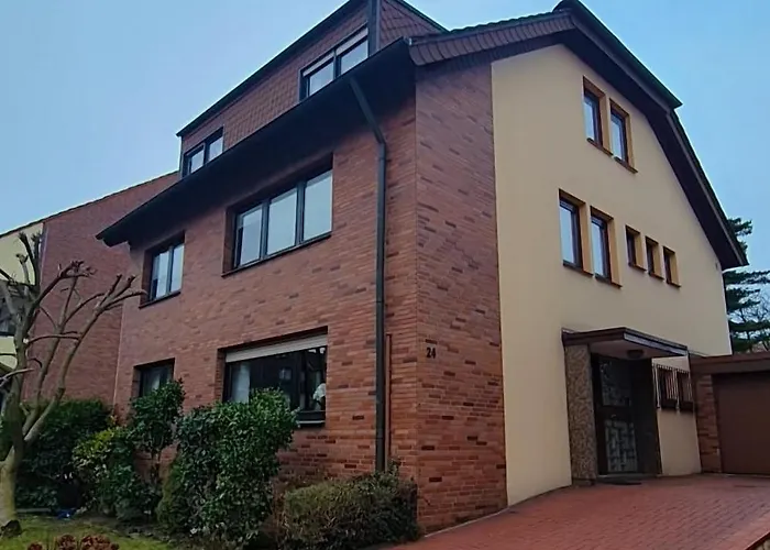 Einzelzimmer Wohnkeller In Alstaden Fuer 3 Personen Ohne Kueche, Gefrierschrank Und Mikrowelle Vorhanden!! شقة أوبيرهاوزين